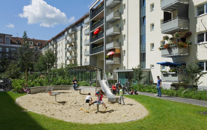 Spielplatz im Innenhof der GWG-Wohnanlage Lilienhof