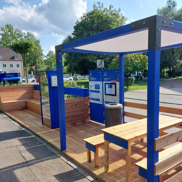 Schematische Ansicht der Parkletfläche und der geplanten Anordnung der Sitzgelegenheiten und Grünflächen.