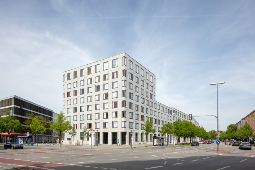 Blick auf den Hochpunkt des MK6 Bauprojekts. Das Projekt liegt an der Ecke Pfeufer- und Radlkoferstraße.